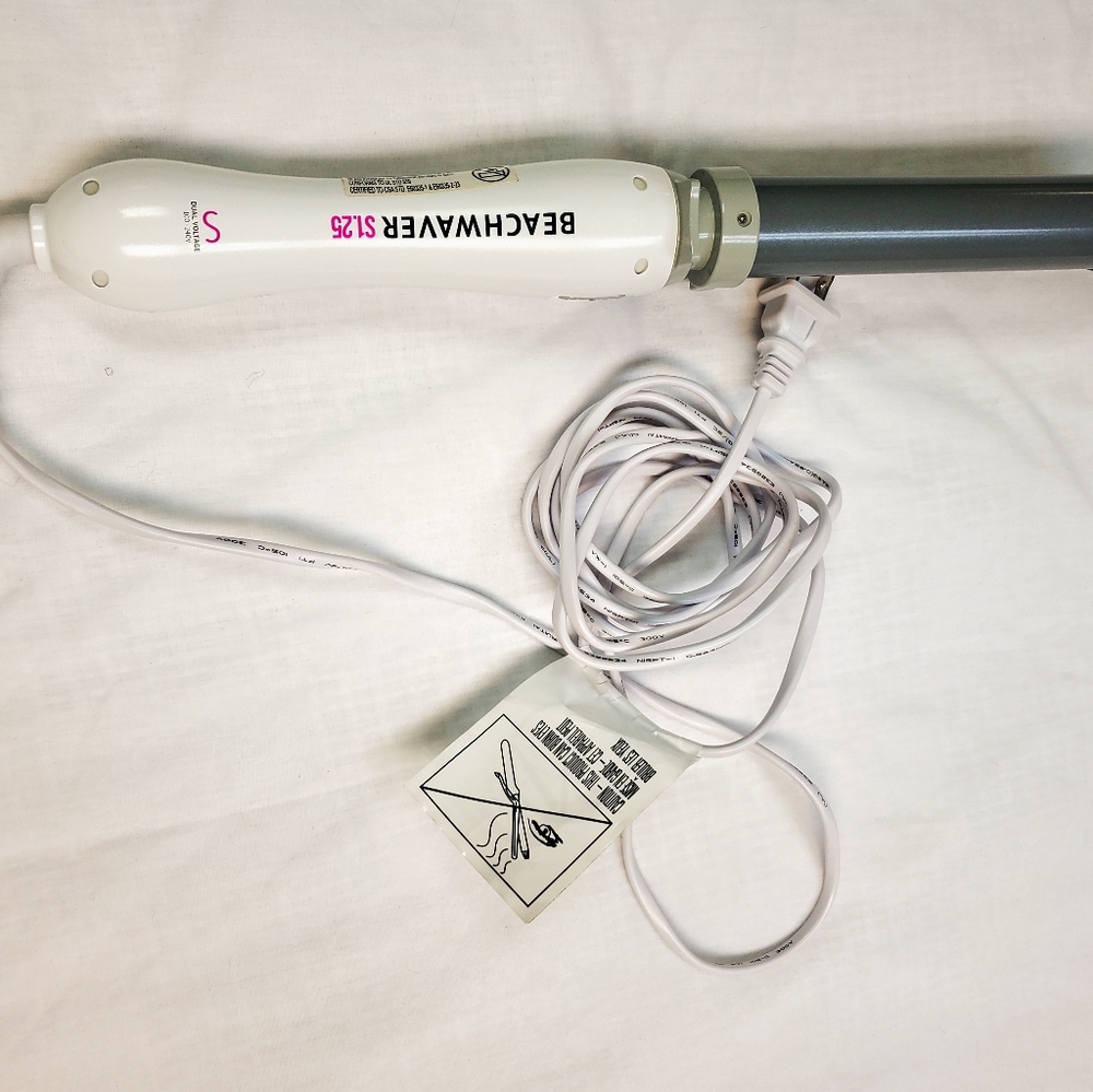 Beachwaver styling tool